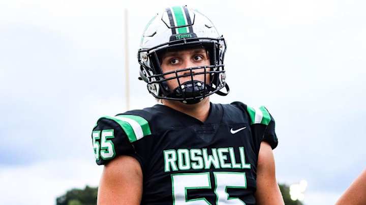 Offensive Lineman Anthonie Knapp Commits To Notre Dame