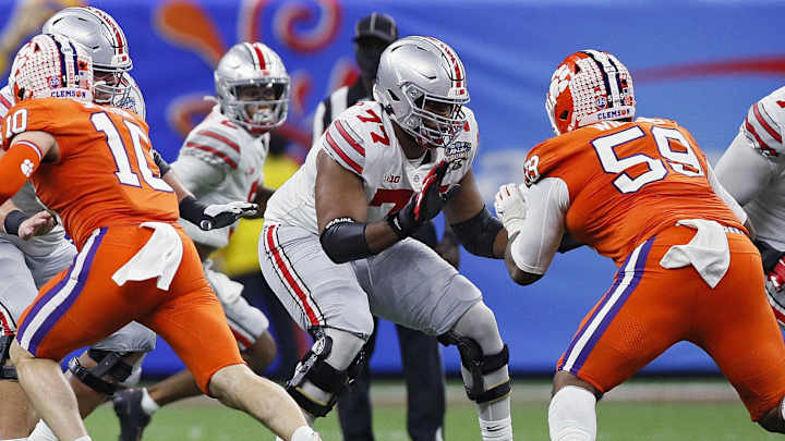 Bears Go for Blocking Help in Round 1