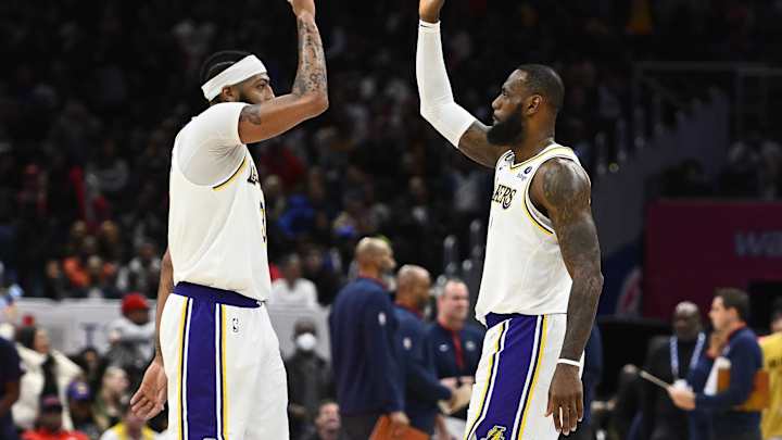 Lakers News: Anthony Davis Reflects On Carrying Torch With LeBron Out