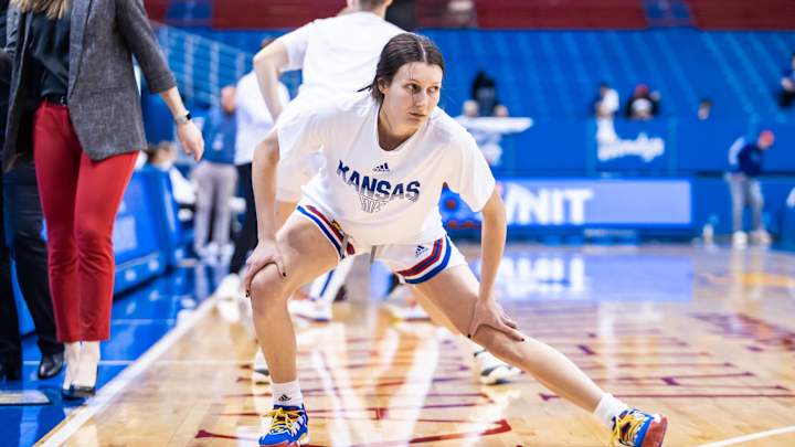 Game Primer: How to Watch, Key Players and Important Information for Arkansas at Kansas