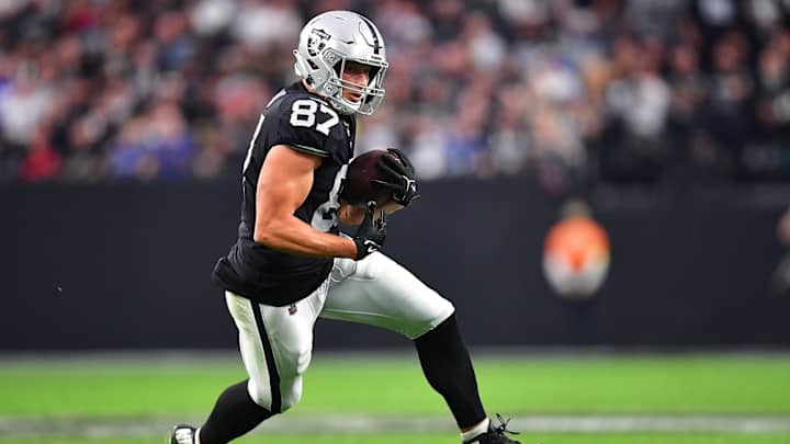 Raiders Lend Support to Tight End Foster Moreau Raiders Lend Support to Tight End Foster Moreau