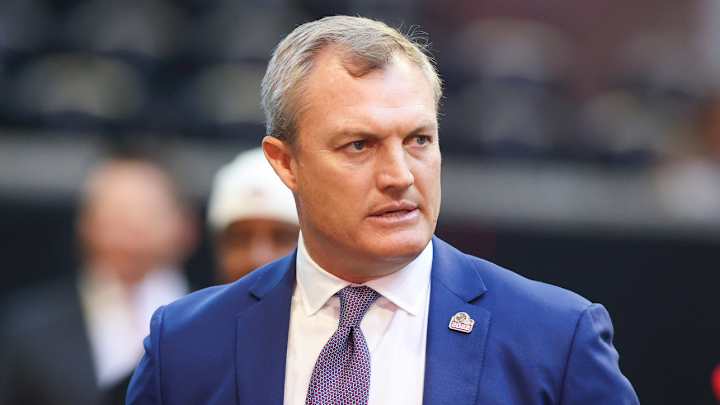 49ers’ John Lynch Reveals Which Way He’s Leaning in Three-Man Starting QB Race 49ers’ John Lynch Reveals Which Way He’s Leaning in Three-Man Starting QB Race