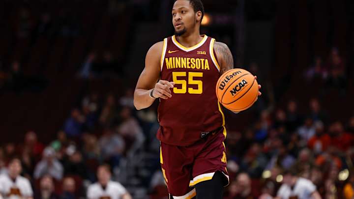 REACTION: Ta'Lon Cooper Provides The Gamecocks Much-Needed Playmaking REACTION: Ta'Lon Cooper Provides The Gamecocks Much-Needed Playmaking