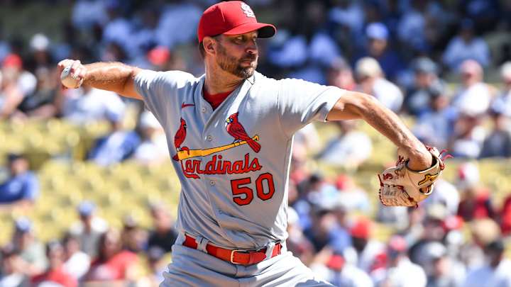 Cardinals’ Adam Wainwright Sings National Anthem to Open Final Season