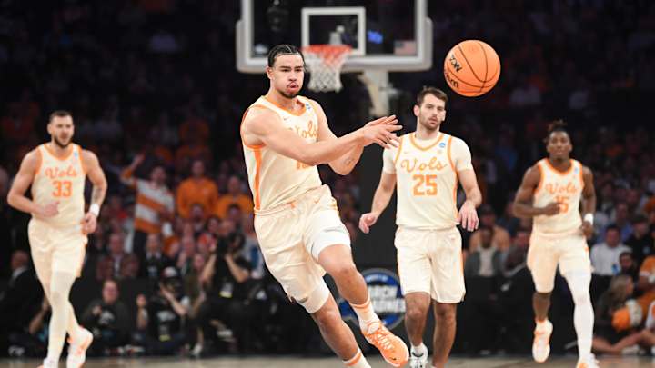 Olivier Nkamhoua Leaves Tennessee, Enters Transfer Portal