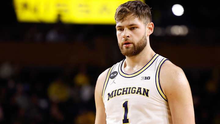 Michigan’s Hunter Dickinson Enters Transfer Portal, per Reports Michigan’s Hunter Dickinson Enters Transfer Portal, per Reports