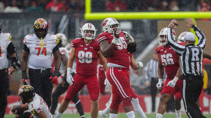 Cowboys Scouting DT Keeanu Benton: 'He's A Beast!' in NFL Draft