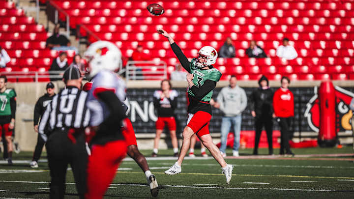 Louisville Working Diligently to Build Quarterback-Wide Receiver Chemistry