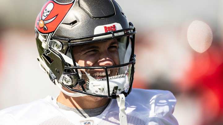 Former Bucs' Wide Receiver Sends Message to Tampa Bay After Signing with Rival