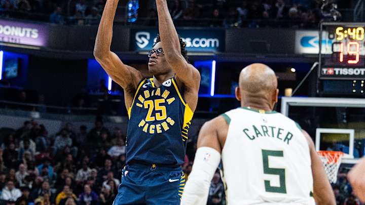 Jalen Smith showing late-season growth on both ends for Indiana Pacers