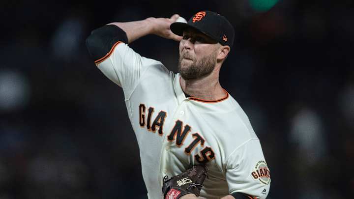 Reds re-sign hot-headed former SF Giants closer to milb contract