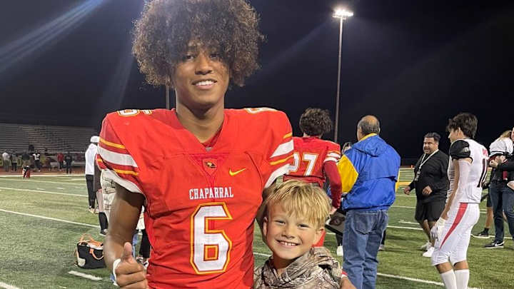 Huskies Offer Speedy Scottsdale Wide Receiver