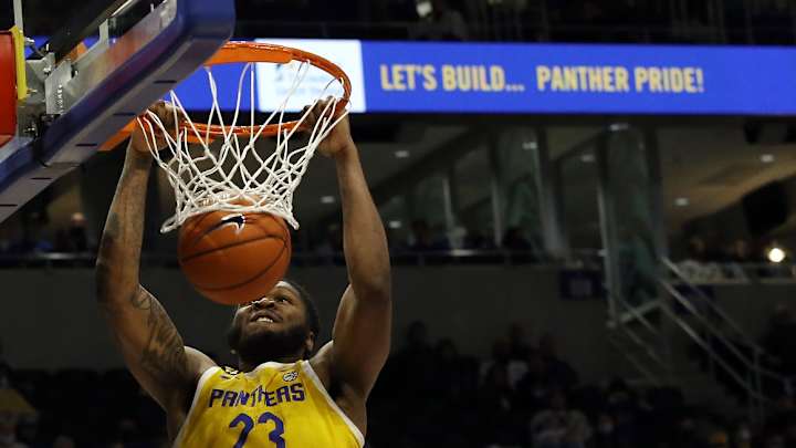 Pitt Transfer Locks in Visit to West Virginia