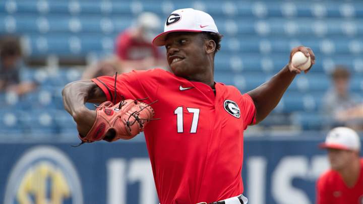 No. 10 Kentucky Seeks Fourth SEC Series Win Against Struggling Georgia in Athens