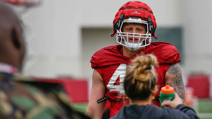 Hogs' Landon Jackson, Antonio Greer on Defense Hogs' Landon Jackson, Antonio Greer on Defense