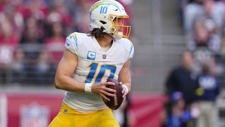 Chargers Insider Believes LA's Offense will Thrive under Kellen Moore