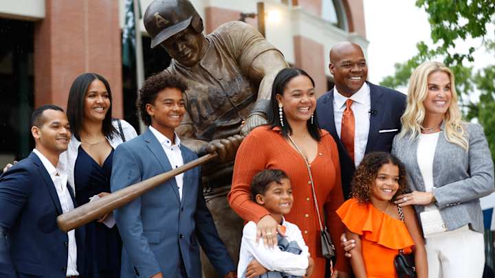 GALLERY: Auburn unveils statue of baseball legend Frank Thomas