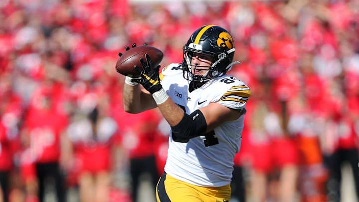 NFL Mock: Cowboys Draft 'Impressive' TE Sam LaPorta; Dalton Schultz Replacement? NFL Mock: Cowboys Draft 'Impressive' TE Sam LaPorta; Dalton Schultz Replacement?