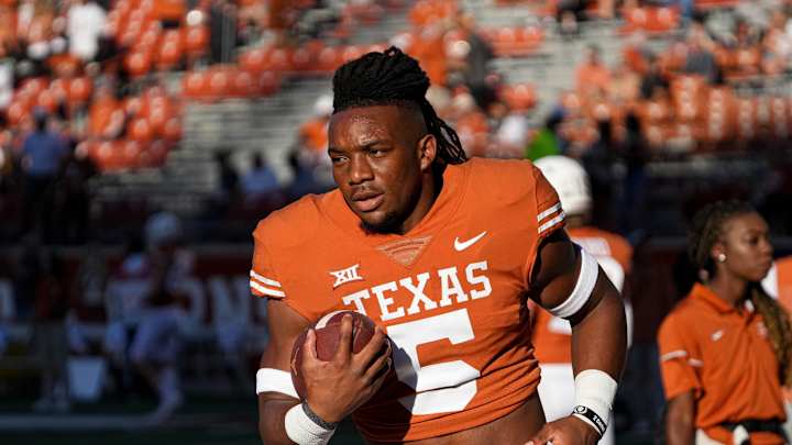 Texas Running Back Bijan Robinson to Buccaneers Picking Up Steam