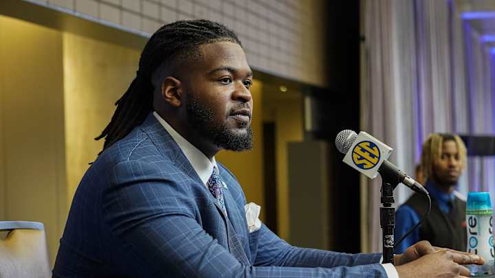 Kenneth Horsey Finalist for Pop Warner College Football Award