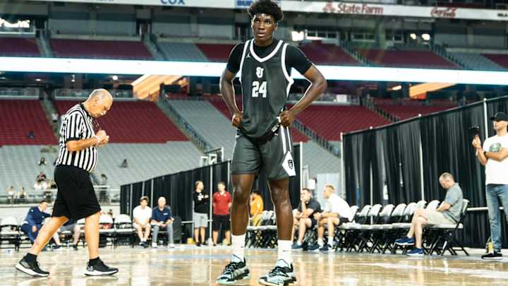 Huskies Offer African Basketball Player Relocated to SoCal