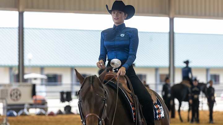 Auburn Equestrian Cruises Past Oklahoma State 14-6