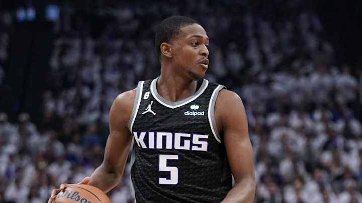 De'Aaron Fox Highlights Lack of Warriors Fans at Game 1 De'Aaron Fox Highlights Lack of Warriors Fans at Game 1