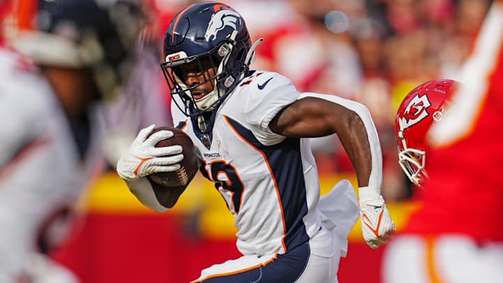 Buccaneers RB Eager to "Add Chip Back on Shoulder" Following Humbling Season