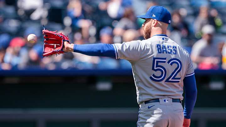 Blue Jays Pitcher Ratioed on Twitter After Complaint Against Airline