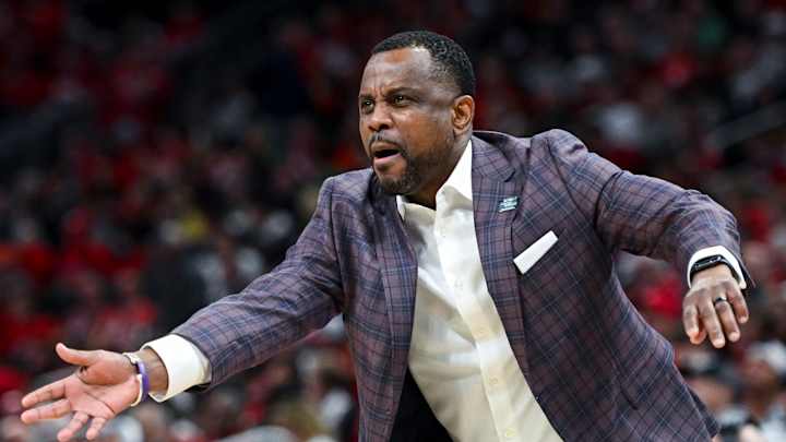Seminoles Add Veteran Assistant Coach Kevin Nickelberry to Leonard Hamilton's Staff Seminoles Add Veteran Assistant Coach Kevin Nickelberry to Leonard Hamilton's Staff