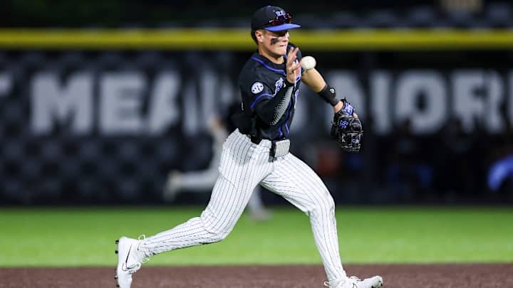 Grant Smith Named to Brooks Wallace Award Watch List