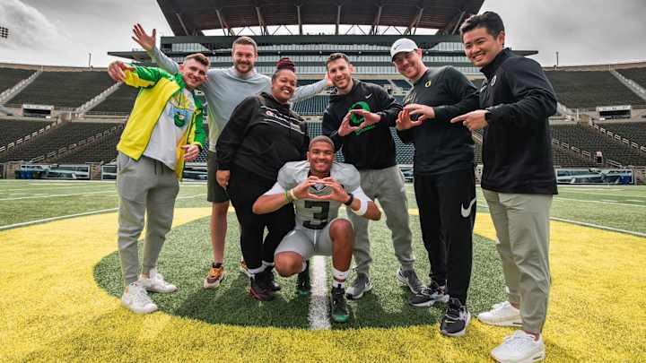 Oregon QB Target Michael Van Buren Teases News Following Trip to Eugene