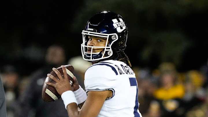 QB Bishop Davenport enters the transfer portal and has Auburn ties