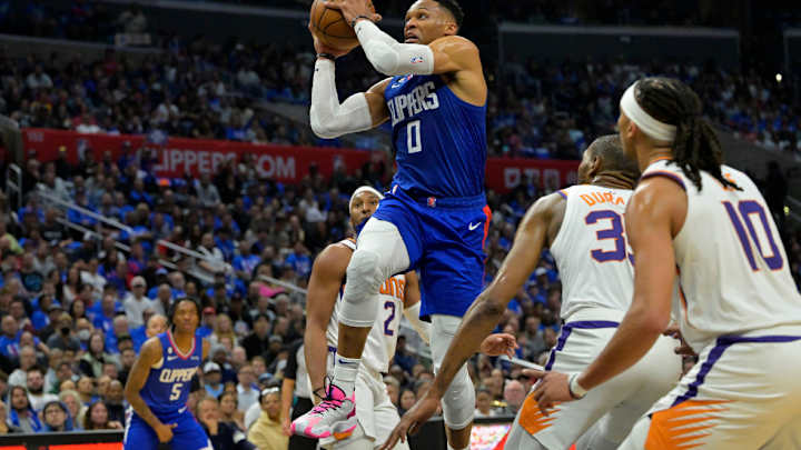 LIVE BLOG: Suns, Clippers Battle in Game 4