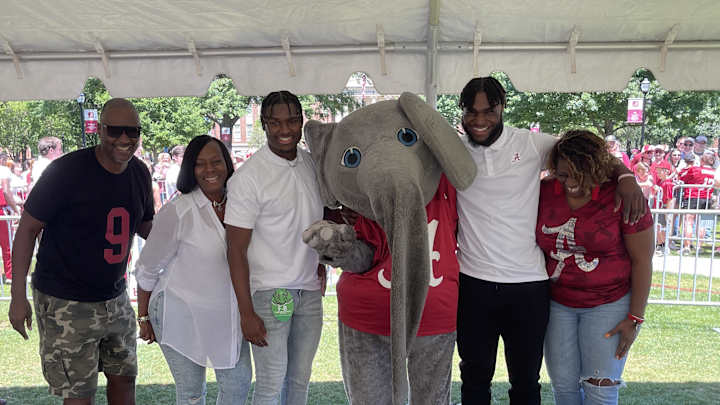 2022 Alabama Football Captains Honored During A-Day