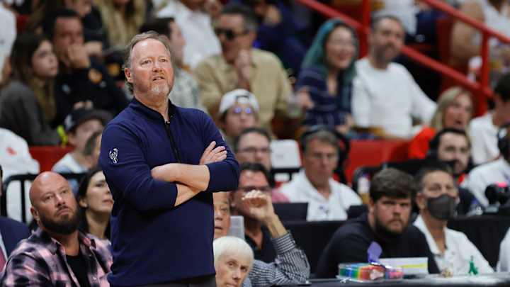 Mike Budenholzer talks about Giannis Antetokounmpo’s injury: "We'll just hope for the best"