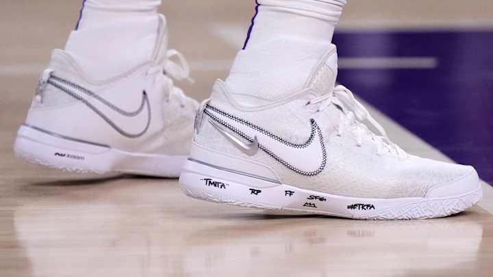 LeBron James Dominates Grizzlies in All-White Nikes