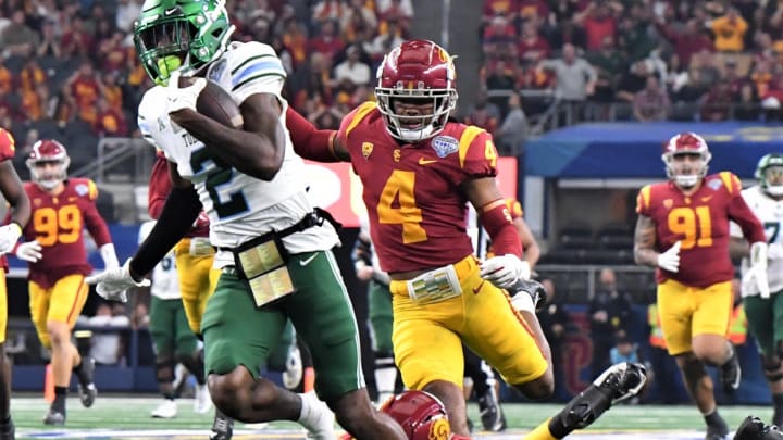 Linebackers the Titans Should Target After Day 1 of 2023 NFL Draft