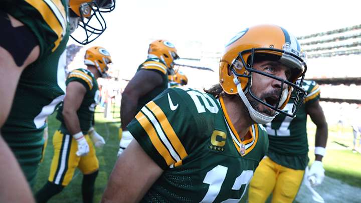 Aaron Rodgers Arrives at Jets Facility for First Time Since Trade