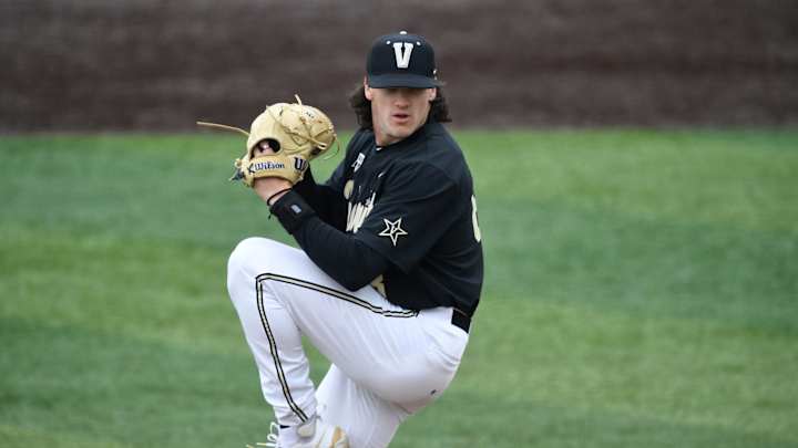 Kentucky Goes 2-for-19 With Runners On in Series-Opening 6-4 Loss at Vanderbilt