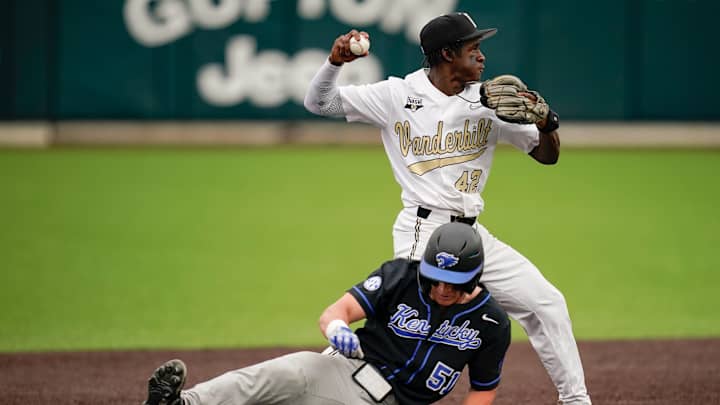 No. 5 Vanderbilt Sinks No. 15 Kentucky in 9-3 Romp; Bat Cats Lose Fourth Straight SEC Series