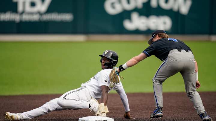 Kentucky Blows Ninth-Inning Lead in 3-2 Loss to Vanderbilt; Cats Swept for First Time This Season