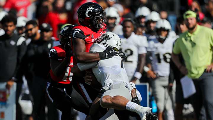 Razorback Fans Will Now Cheer Linebacker They Once Booed Relentlessly