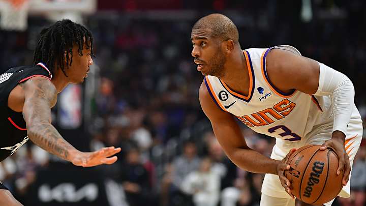 Charles Barkley Makes Suns Prediction Based on Chris Paul's Pregame Outfit Charles Barkley Makes Suns Prediction Based on Chris Paul's Pregame Outfit