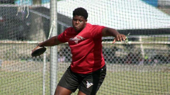 Recruiting Roundup: UC Offers 2025 Five-Star Offensive Tackle Solomon Thomas Recruiting Roundup: UC Offers 2025 Five-Star Offensive Tackle Solomon Thomas