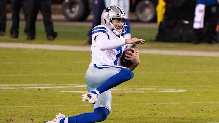 Broncos Invite Ex-Cowboys QB Ben DiNucci to Training Camp Broncos Invite Ex-Cowboys QB Ben DiNucci to Training Camp