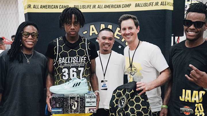 Husky Hoop Team Offers 15-Year-Old SoCal Prodigy