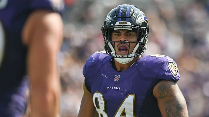 Josh Oliver Becomes Latest Viking to Wear No. 84 Jersey Once Held By Randy Moss