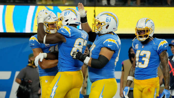 Expert Sees Justin Herbert & New Chargers WR as Match Made in Heaven