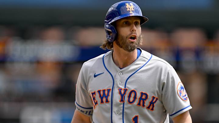 Hot Mics Caught Mets Second Baseman Jeff McNeil Cursing Out Umpire After Terrible Call Hot Mics Caught Mets Second Baseman Jeff McNeil Cursing Out Umpire After Terrible Call